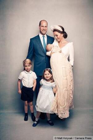 Portrait officiel : Le prince William et Kate Middleton avec leurs trois enfants, George, Charlotte et Louis
