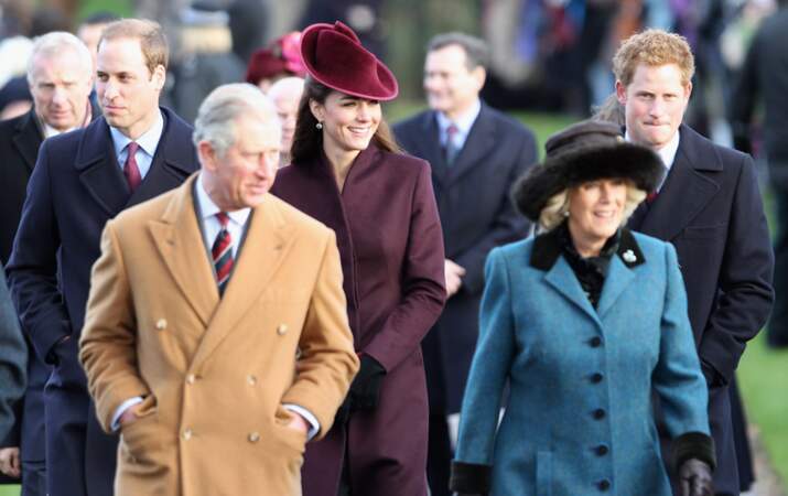 En décembre, ils passent leur premier Noël de jeunes mariés avec la famille royale à Sandringham
