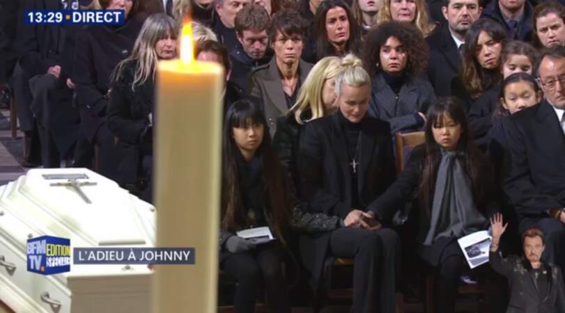 Hommage à Johnny Hallyday : Laeticia Hallyday craque en pleine cérémonie
