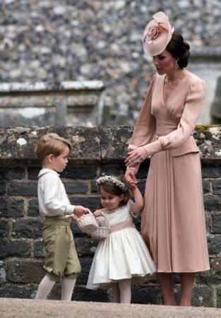 Mariage de Pippa Middleton : Il avance à tout petits pas vers sa mère et sa soeur