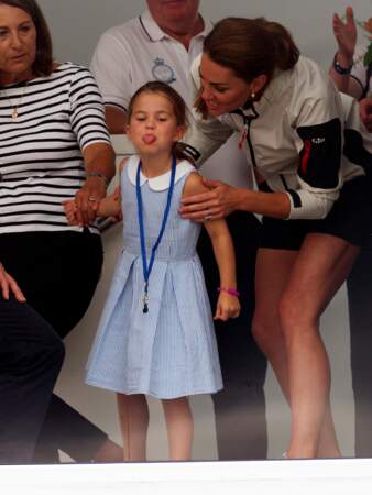 Charlotte de Cambridge : la fille de Kate Middleton prise en flagrant délit de grimaces