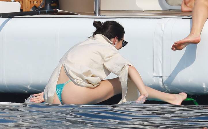 Kendall Jenner sur un yacht à Cannes