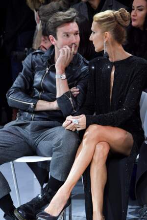 Céline Dion et Pepe Muñoz en pleine discussion pendant le défilé d'Alexandre Vauthier le 22 janvier 2019