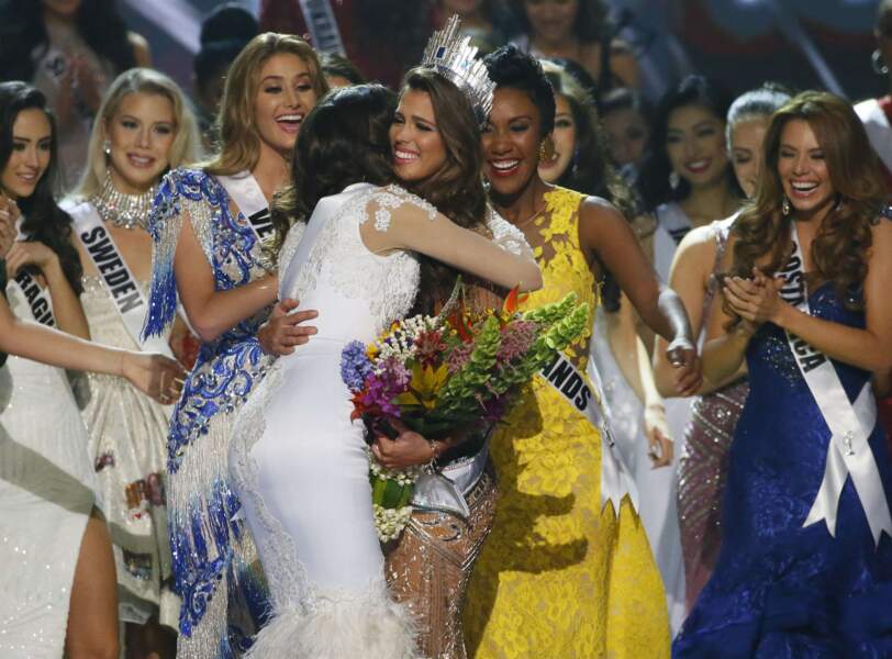 Iris Mittenaere élue Miss Univers : une couronne, beaucoup de bonheur et autant de pleurs