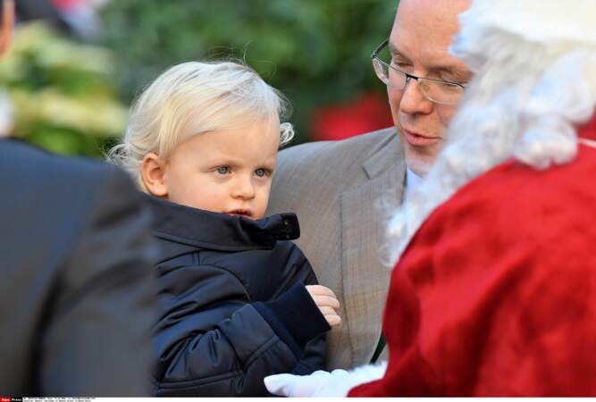 Noël de Monaco : Jacques ne semble pas très à l'aise face au Père Noël