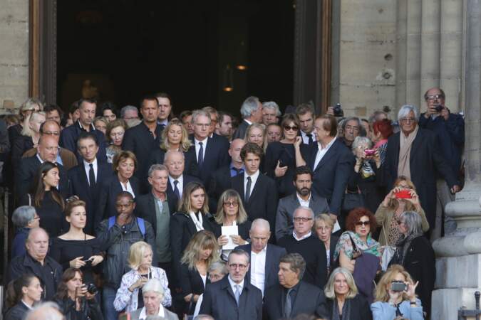 Obsèques de Mireille Darc en l'église Saint-Sulpice à Paris : de nombreux people sortent de l'église
