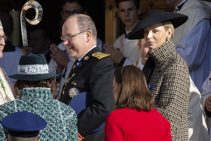 La prince Albert II et Charlène de Monaco arrivent à la cathédrale de Monaco