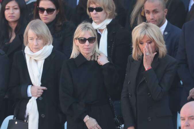 Brigitte Macron et la famille de Charles Aznavour à l'hommage national aux Invalides