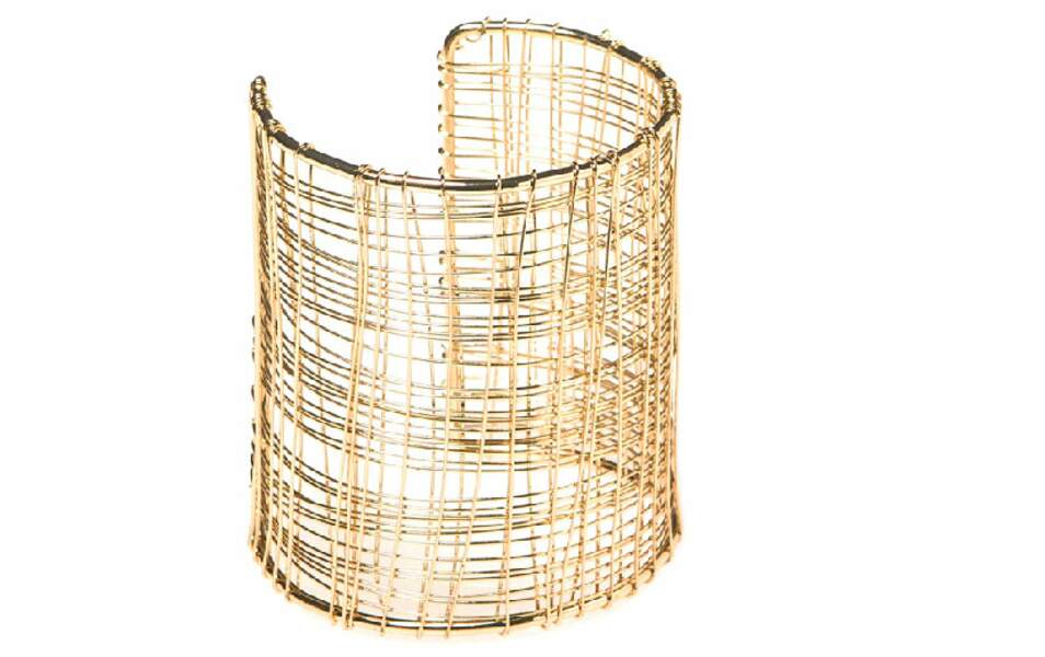 Bracelet manchette en métal doré Sisley, 22,95€