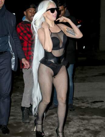 Oops, Lady Gaga a encore oublié de mettre une robe pour sortir !