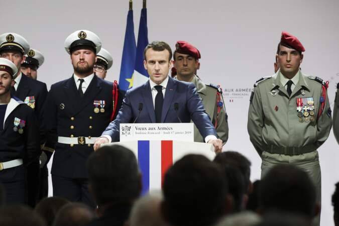 Emmanuel Macron a présenté ses voeux aux troupes de la Base aérienne 101 Toulouse-Francaza