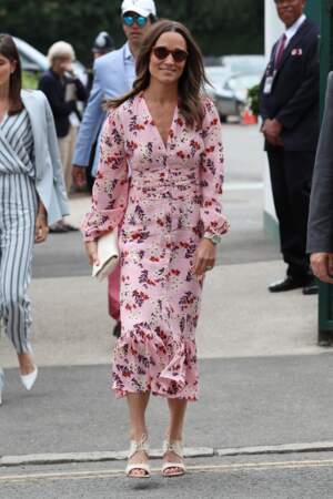 Pippa Middleton et sa robe très old-school à fleurs 