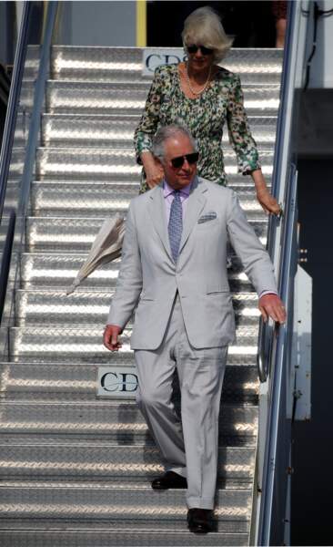 Le prince Charles et Camilla Parker Bowles arrivent aux îles Caïmans