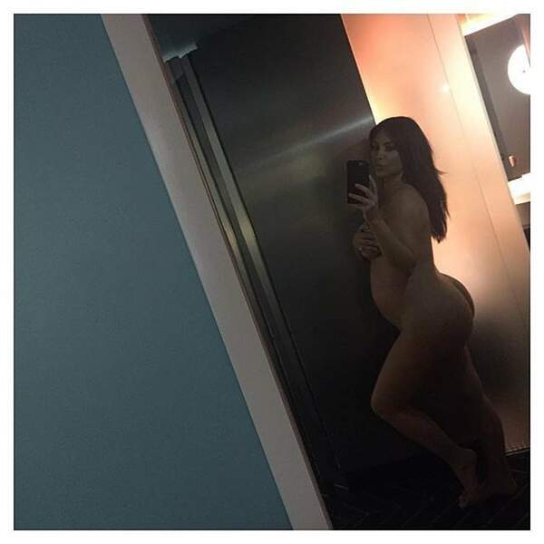C'est la reine du selfie! Qu'elle soit nue ou non, Kim Kardashian, ici enceinte, ne rate jamais ses photos. 