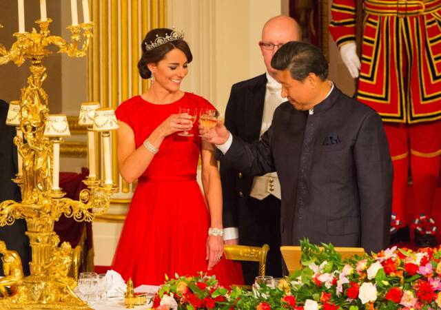 La sublime duchesse de Cambridge a très officiellement trinqué avec le président Xi Jinping