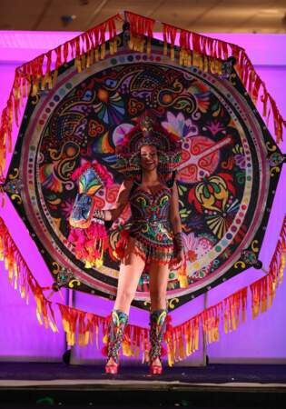Miss Guatemala a amené sa propre tapisserie