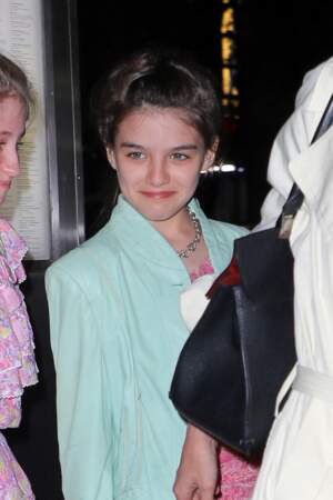 Katie Holmes emmène sa fille Suri et ses amies au restaurant, à New York, pour ses 13 ans