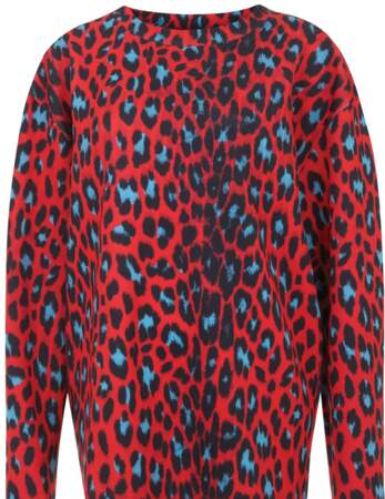 Pull rouge tâches bleues, 64 € (Topshop)