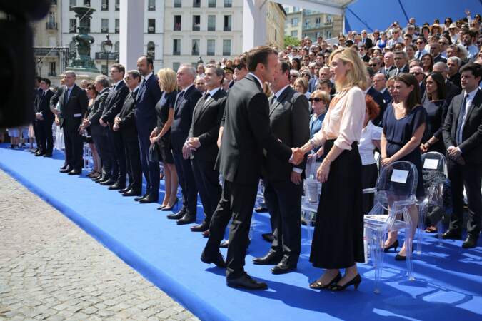 Cérémonie d'entrée de Simone Veil au Panthéon : Emmanuel Macron salue Julie Gayet