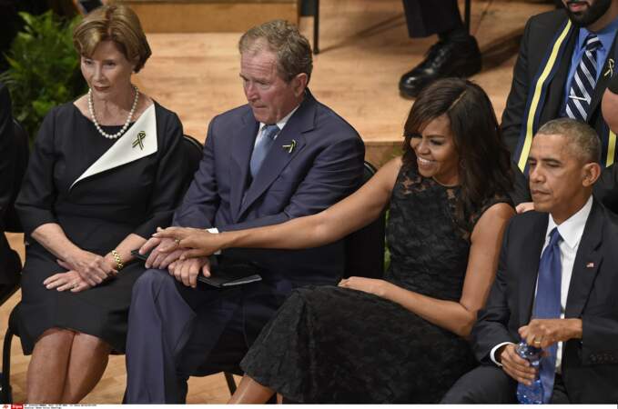 George W. Bush et Michelle Obama : à les voir ensemble, on oublierait presque qu'ils ne sont pas en couple !