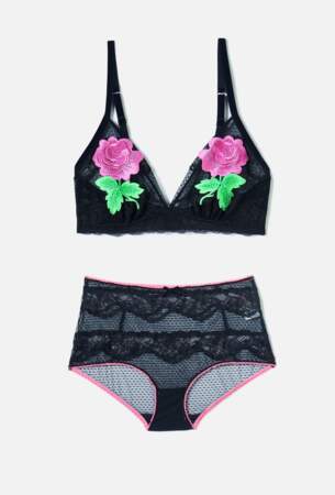 Collab Manoush x Monoprix : Soutien-gorge et culotte motif rose, 48€