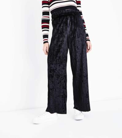 Pantalon large en velours noir, New Look, 29,99 euros