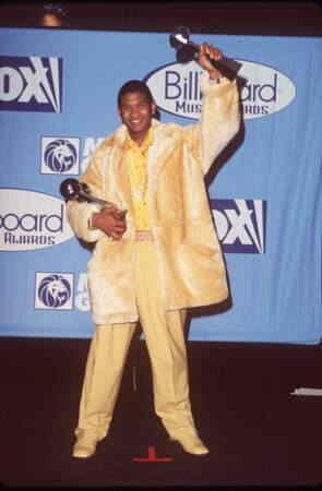 Usher à ses débuts, habillé en GROS POUSSIN ! 