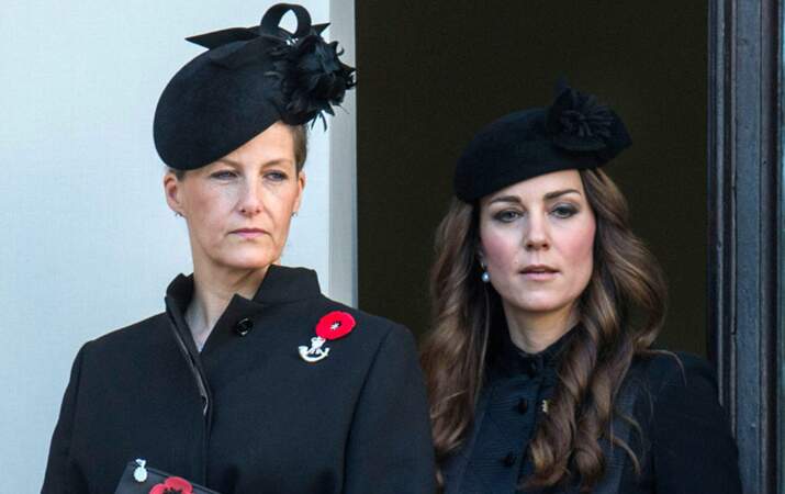 Kate Middleton arrive dans la loge déjà occupée par la comtesse Sophie de Wessex