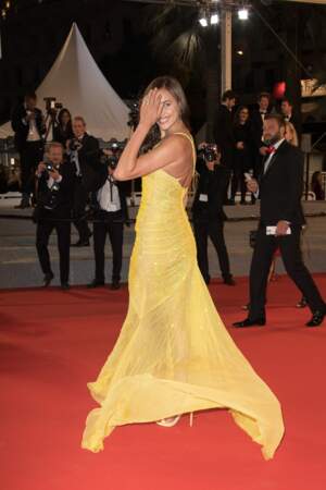 Festival de Cannes 2017 : Irina Shayk sublime pour son premier red carpet après la naissance de sa fille