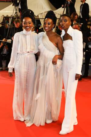 Les actrices Samantha Mugatsia et Sheila Munyiva accompagnées de la réalisatrice Wanuri Kahiu