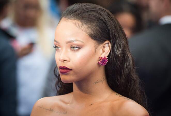 Tatouage: ces stars qui portent un tatouage sur la clavicule - Rihanna
