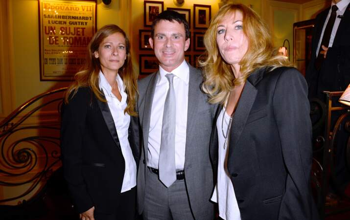 Manuel Valls entouré de son épouse Anne Gravoin et de Mathilde Seigner