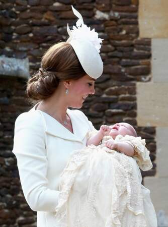 Un moment d'émotion pour Kate Middleton, qui n'a pas tardé à retrouver sa taille de guêpe