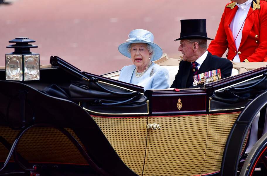 91ème anniversaire de la reine Elizabeth - « Je te dis que c'est toi qui as le ticket du parking, Philip ! »
