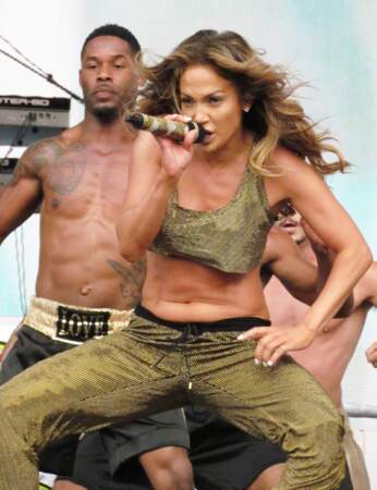 Jennifer Lopez a affiché un ventre assez flasque