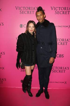 Défilé Victoria's Secret : Stromae enchignonné et sa femme styliste Coralie Barbier en cuissardes