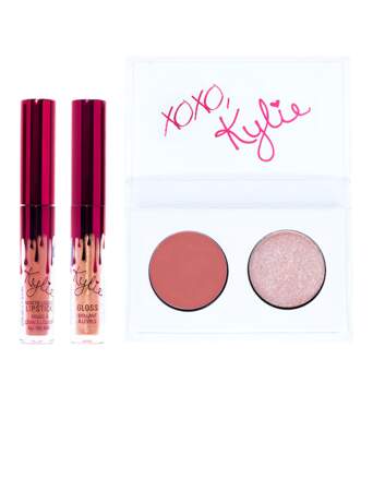 Mini Kit Kiss Me (un rouge à lèvres mat, un gloss et deux fards à paupières), Kylie Cosmetics, 22$ (20€)
