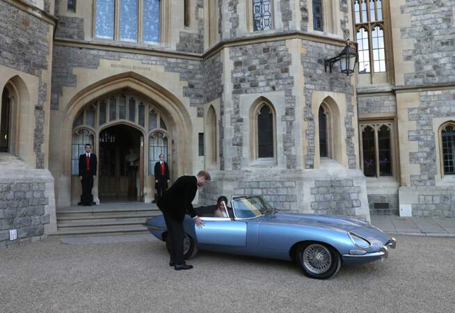 Le prince Harry et sa femme Meghan Markle quittent le château de Windsor