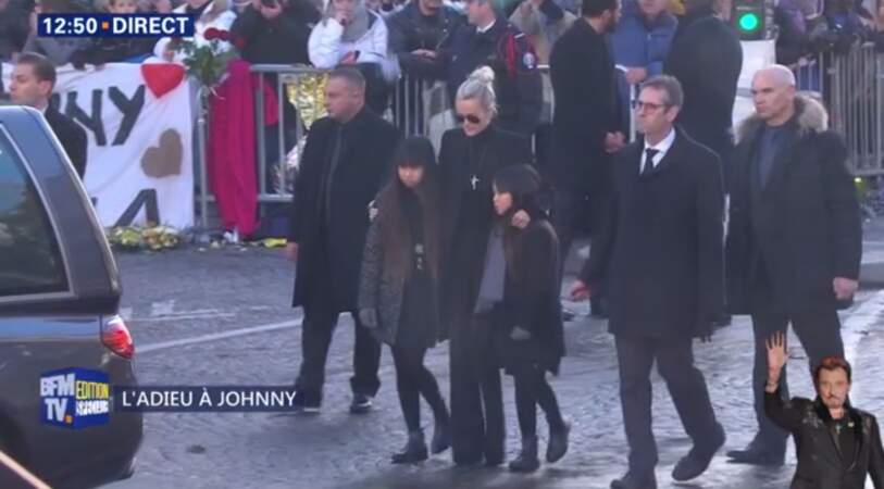 Hommage à Johnny Hallyday : dévastée, Laeticia Hallyday ne peut cacher son émotion