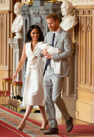 Meghan Markle et le prince Harry présentent leur bébé au Château de Windsor le 8 mai 2019