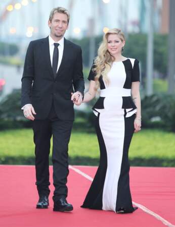 Avril et son mari Chad arrivent à la cérémonie des Huading Awards 