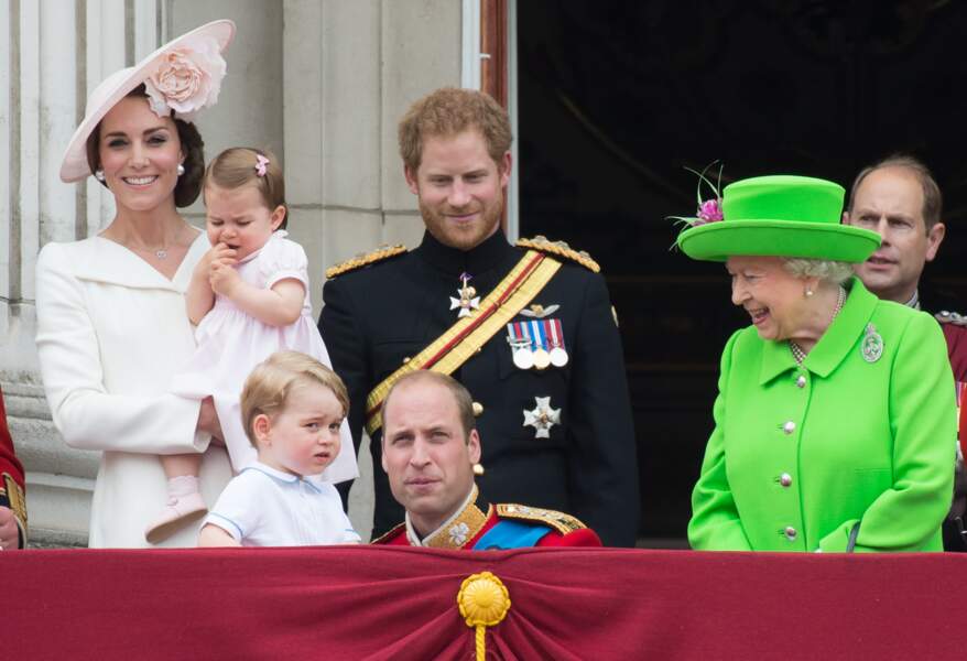 90 ans d'Elizabeth II : un peu d'attention de William, sous le regard attendri de la reine, et tout s'arrange