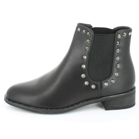 15 pièces modes à shopper chez Kiabi : Boots en simili cuir avec picot, 19,60 euros au lieu de 28 euros 