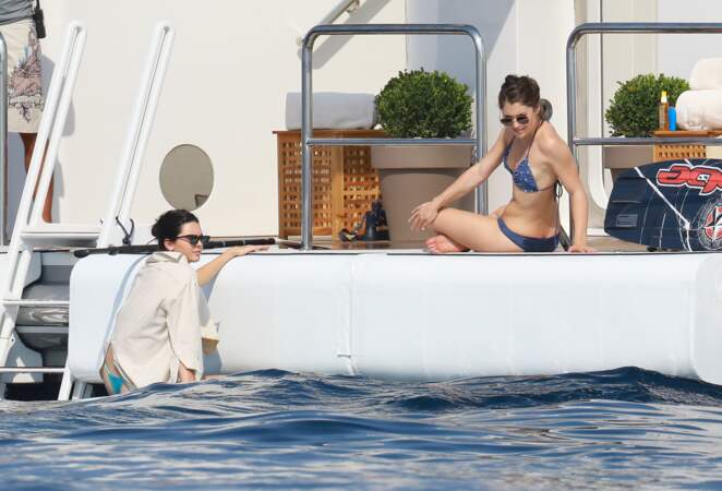 Kendall Jenner sur un yacht à Cannes