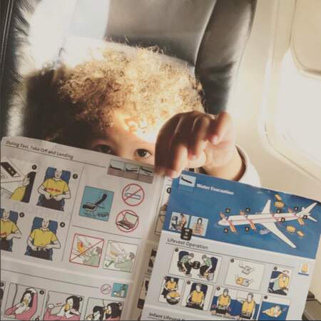 Chloé Mortaud : de retour de vacances, Mathis a appris par coeur les règles de sécurité en avion