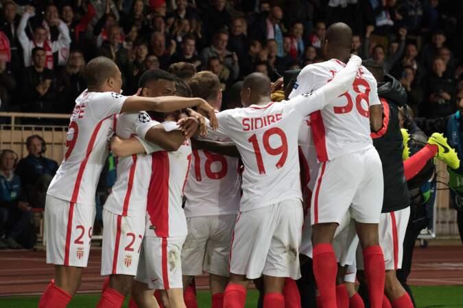 AS Monaco vs Manchester City : Les footballeurs de l'AS Monaco célèbrent leur victoire