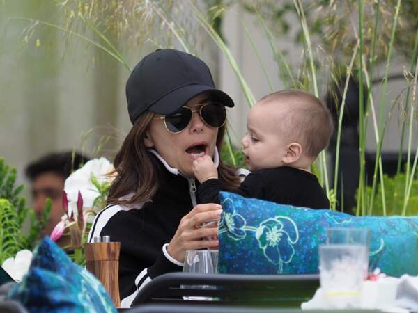 Eva Longoria maman poule : moment complice avec son fils à Cannes 