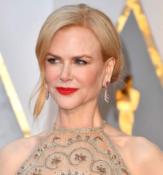 L'étrange visage de Nicole Kidman : Joues un peu creusées, menton plus saillant...