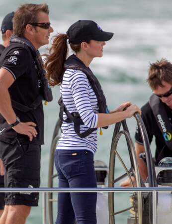 Kate est en place (au passage, elle porte mieux la marinière qu'Arnaud Montebourg !)
