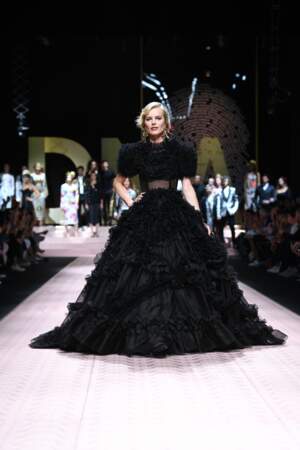 Fashion week printemps été 2019 - Défilé Dolce Gabbana à Milan : Eva Herzigova